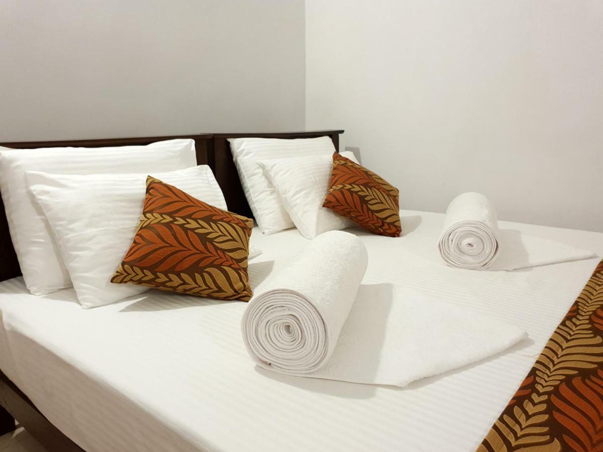 A And D Holiday Inn Anuradhapura Exterior foto