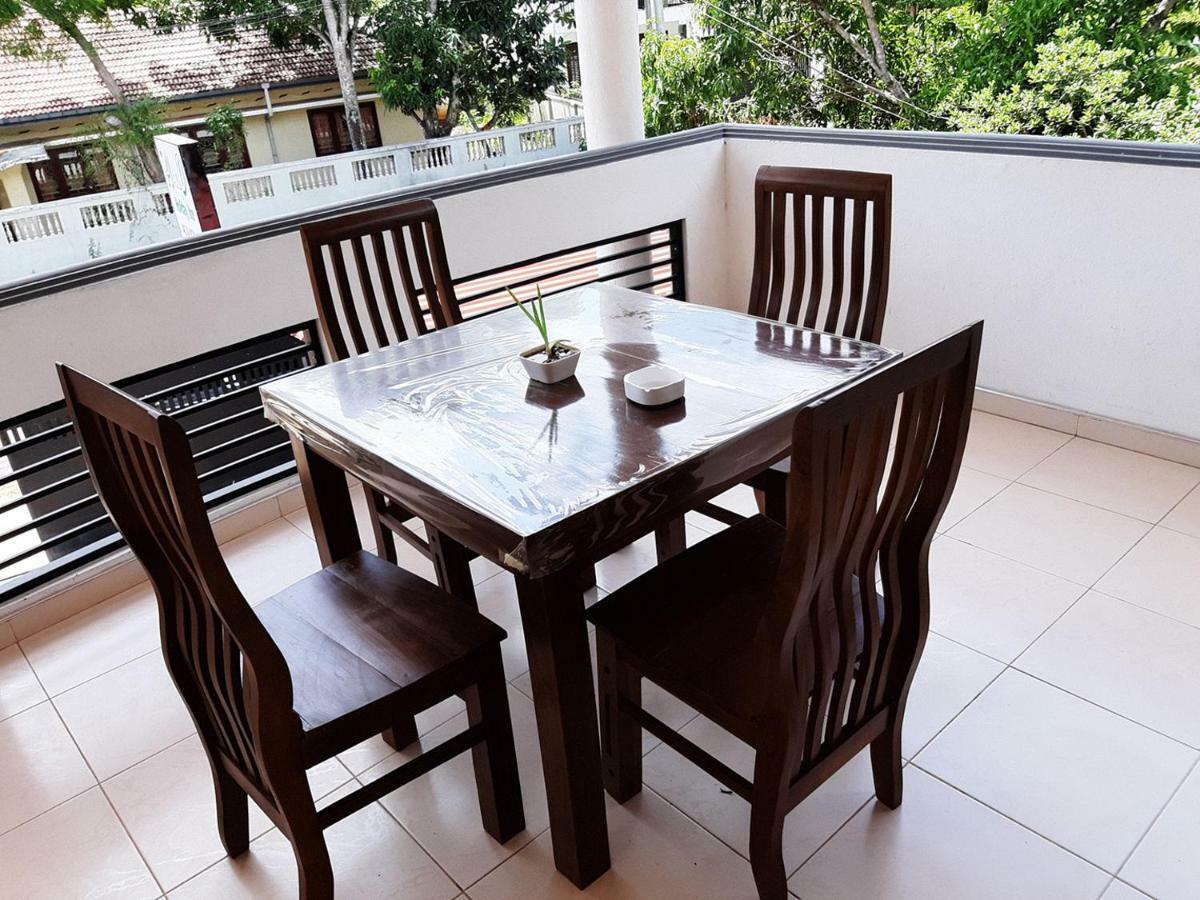 A And D Holiday Inn Anuradhapura Exterior foto